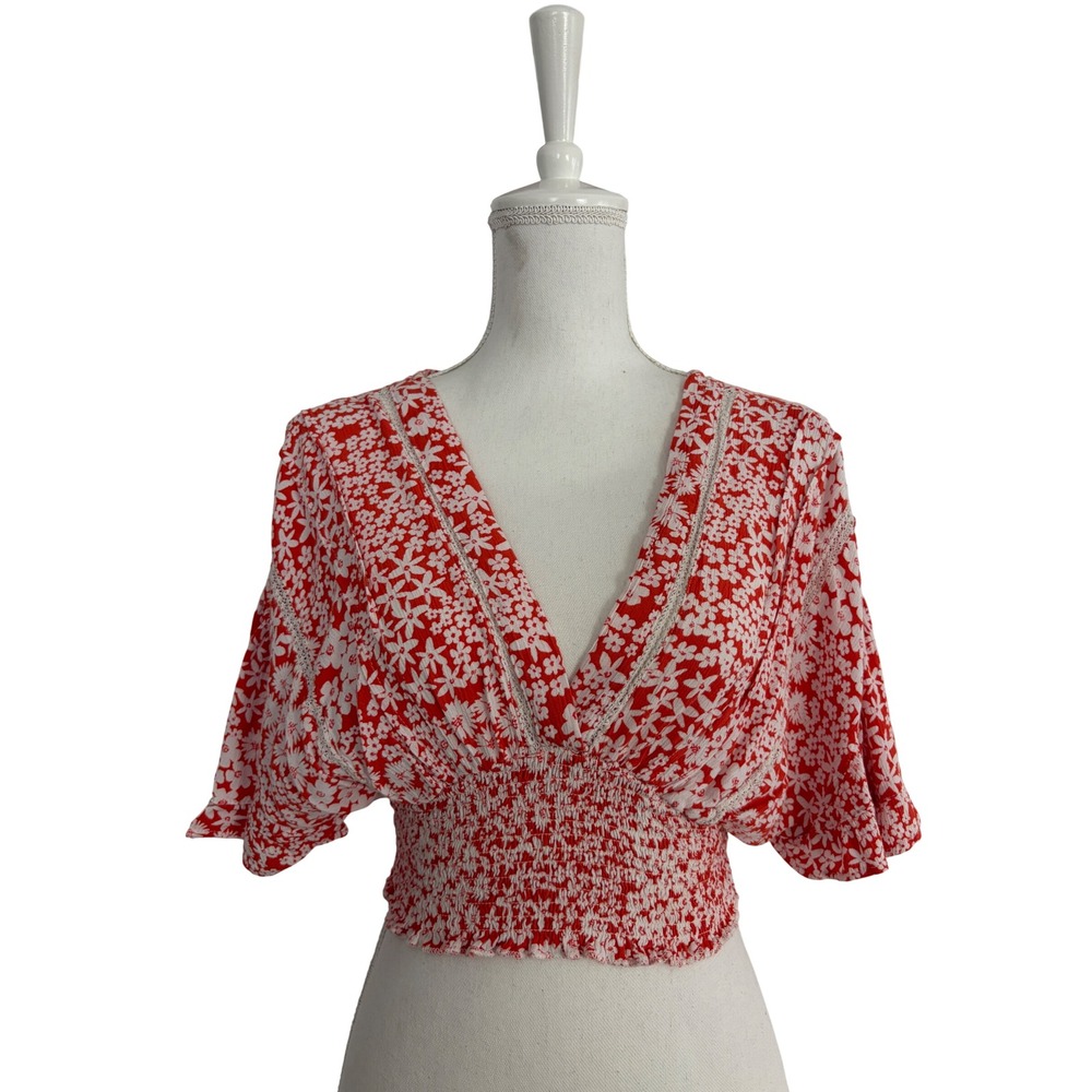Angie Red White Floral Smocked Crop Top V-Neck Boho Lace Trim Medium